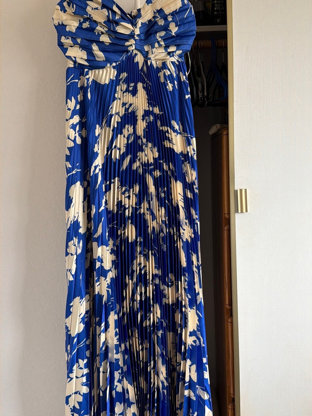Vici - Aakaa Royal Blue and Cream Floral Pleated Maxi Skirt